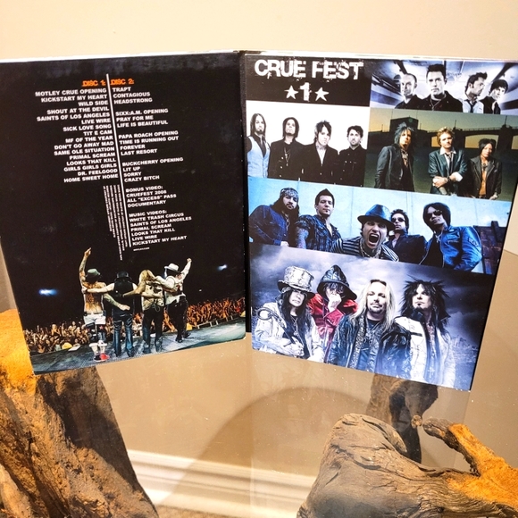 Motley Crue Live "Crue Fest 1" 2008/2009 - Picture 3 of 8